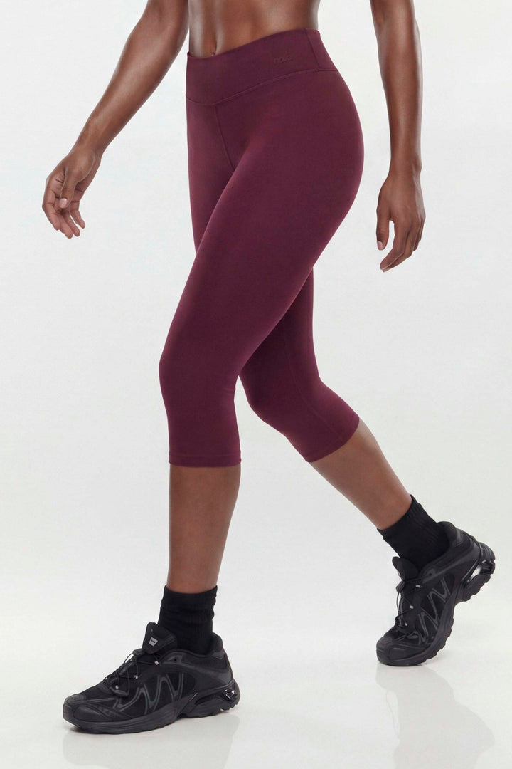 Velocity High-Rise Capri Leggings