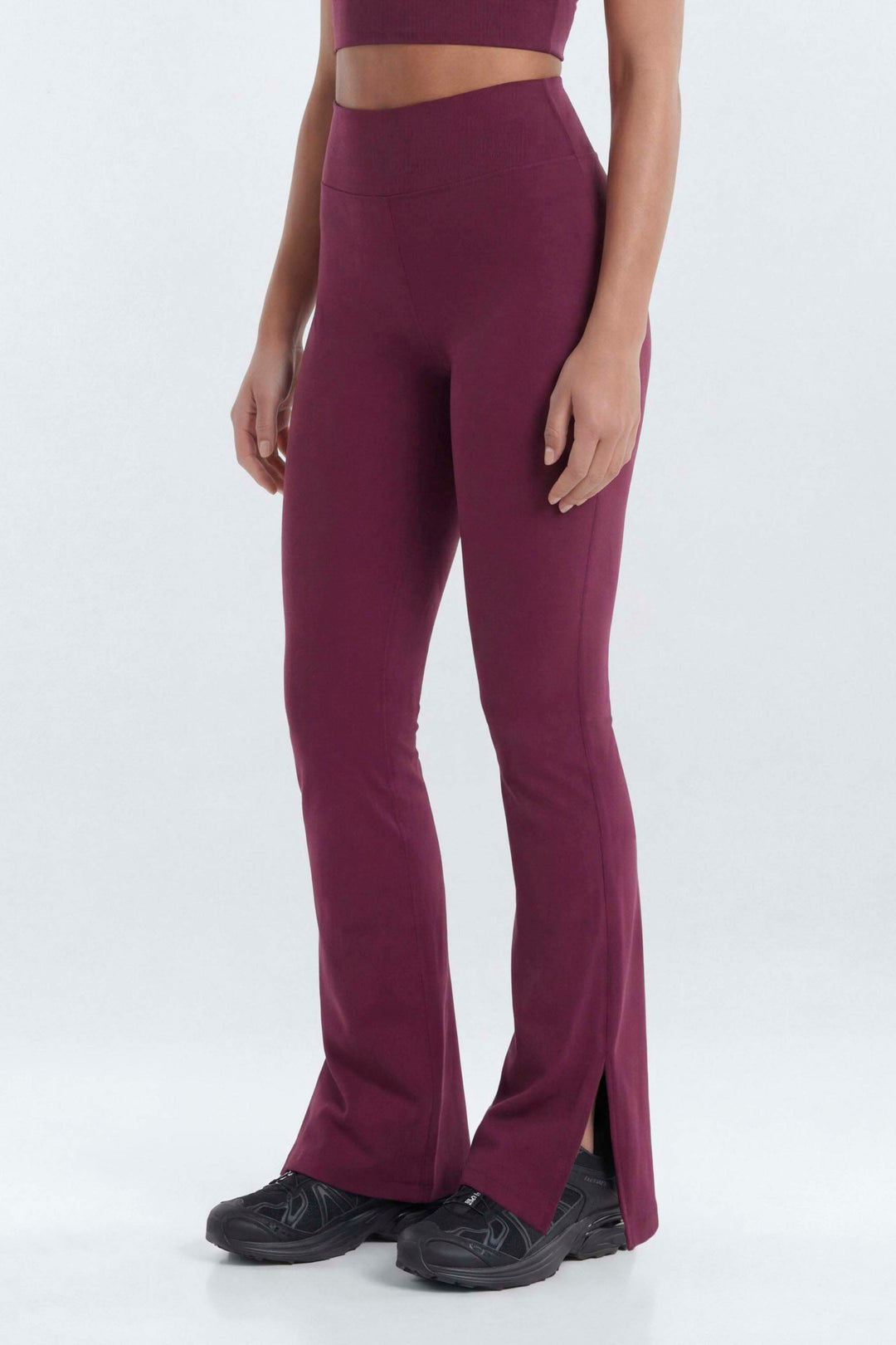 Dream Slit-Hem Leggings